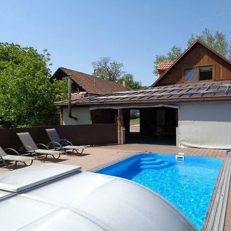 カントリーハウス Gyoengyszemvendeghaz *