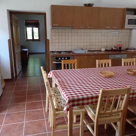 Gyoengyszemvendeghaz *