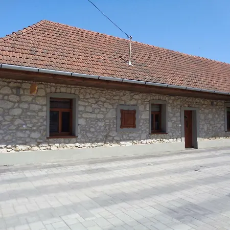 Gyoengyszemvendeghaz カントリーハウス *