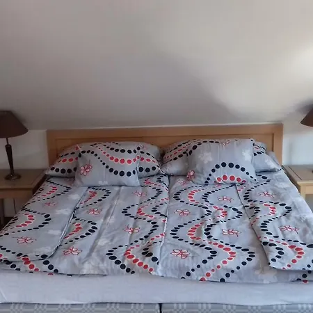 Gyoengyszemvendeghaz